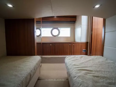 25 - Twin Cabin