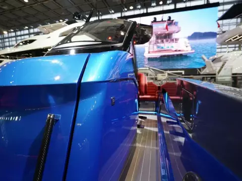 20 - Side Deck