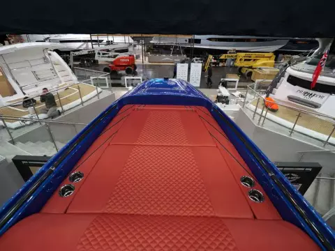 9 - Foredeck