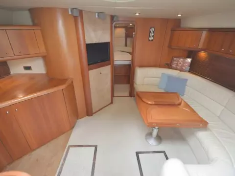 12 - Saloon