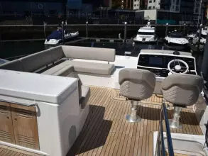 9 - Flybridge