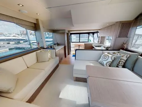 24 - Saloon