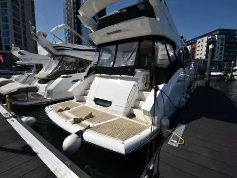 4 - Exterior