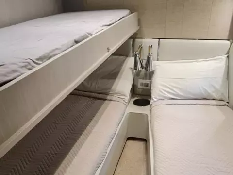 25 - Twin Cabin