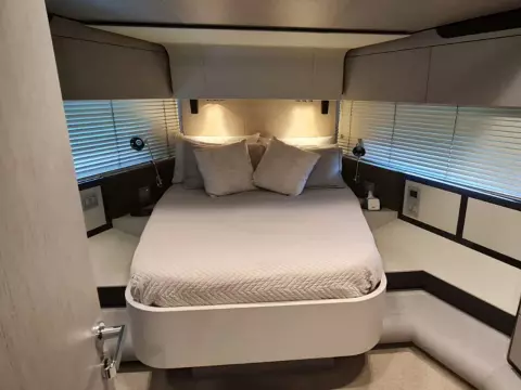 23 - VIP Cabin