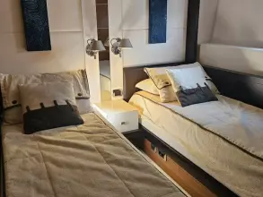 18 - Twin Cabin