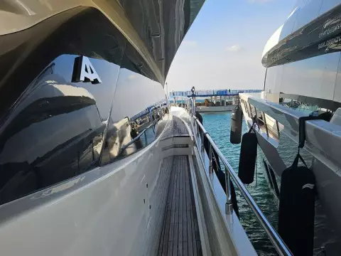 7 - Side Deck
