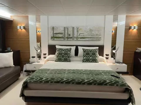 13 - Master Cabin