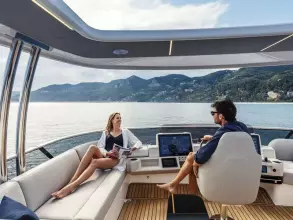 7 - Flybridge