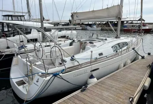 1 Beneteau Oceanis 43 Marina Estrella