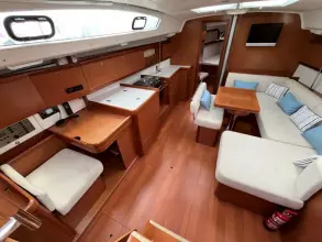 12 Beneteau Oceanis 43 Marina Estrella
