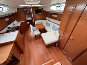13 Beneteau Oceanis 43 Marina Estrella