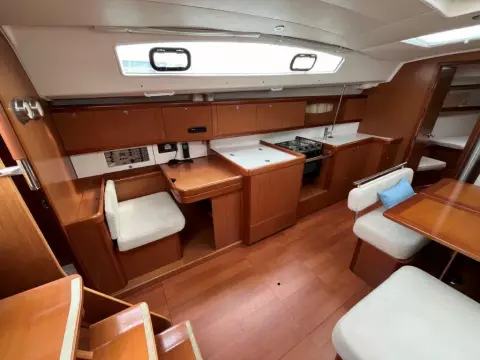 17 Beneteau Oceanis 43 Marina Estrella
