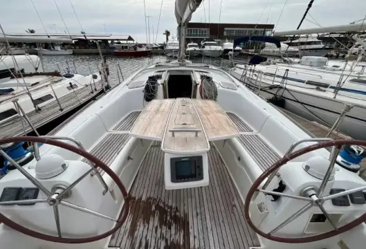 3 Beneteau Oceanis 43 Marina Estrella