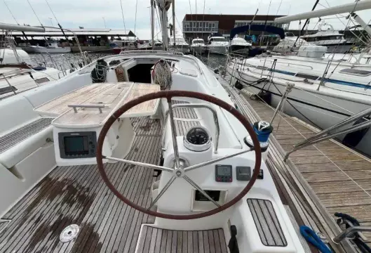 4 Beneteau Oceanis 43 Marina Estrella