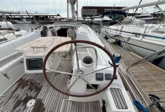 4 Beneteau Oceanis 43 Marina Estrella