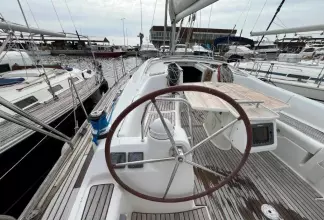 5 Beneteau Oceanis 43 Marina Estrella
