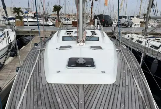 7 Beneteau Oceanis 43 Marina Estrella