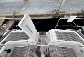 9 Beneteau Oceanis 43 Marina Estrella