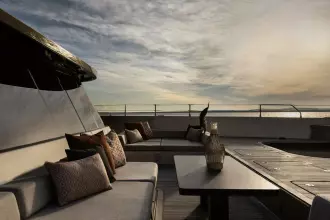 Stern Lounge
