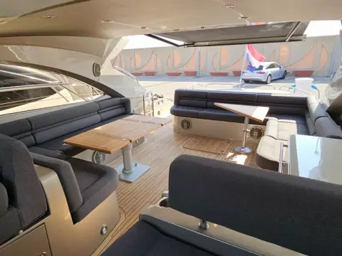 13 - Cockpit