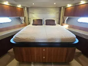 25 - VIP Cabin