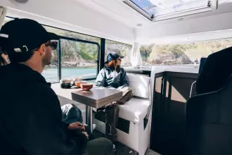 Jeanneau Merry Fisher 895 Sport - port side wheelhouse saloon