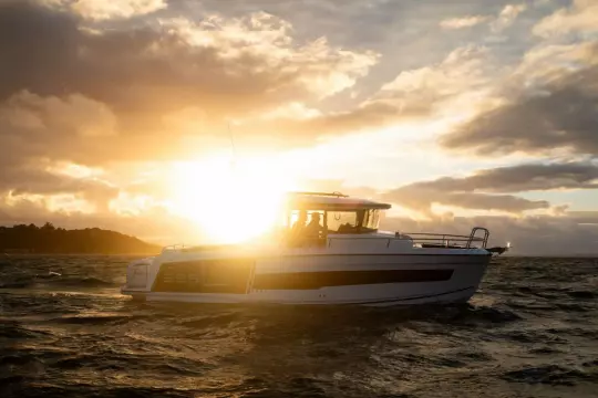 Jeanneau Merry Fisher 895 Sport - in beautiful sunset