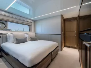 32 - Double Cabin