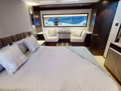 17 - Master Cabin