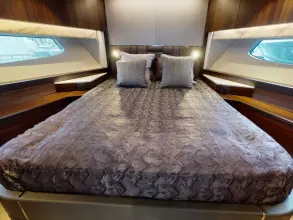 21 - VIP Cabin