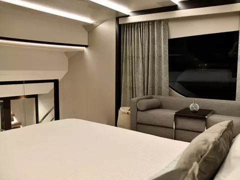 20 - Master Cabin