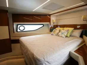15 - VIP Cabin