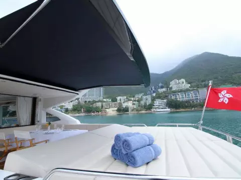 5 - Aft Cockpit