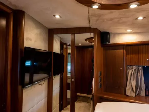 22 - Vip Cabin