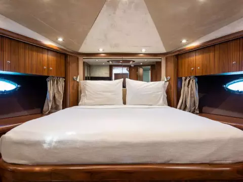 21 - Vip Cabin