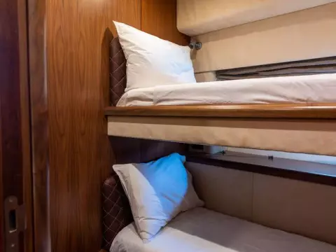 27 - Bunk Cabin