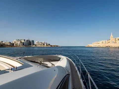 6 - Foredeck
