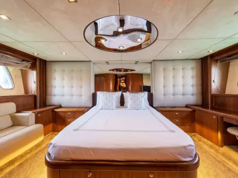 17 - Master Cabin