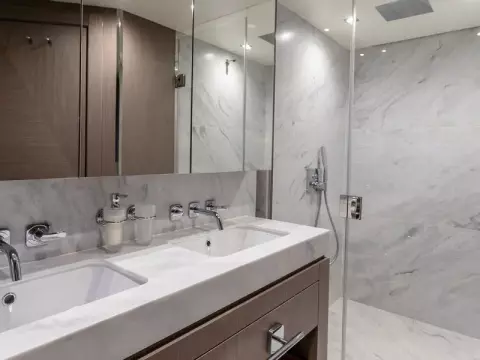 27 - Double Cabin En Suite