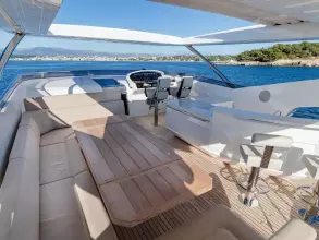 13 - Flybridge