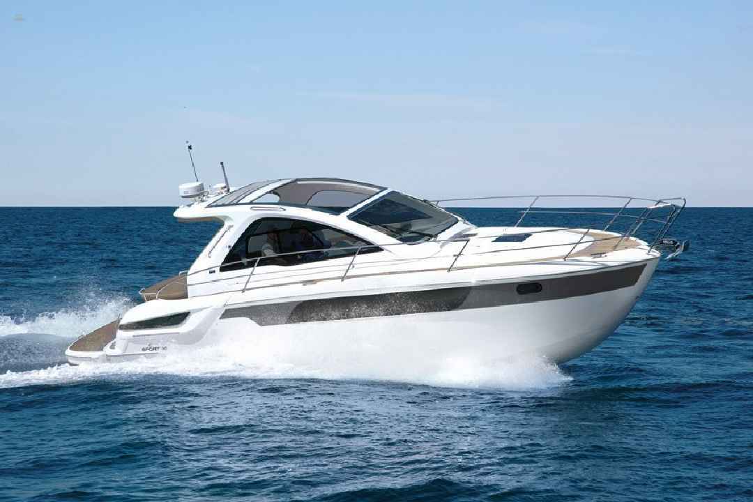 New ht. Катер Bavaria 44 HT. Бавария 35 яхта. Bavaria 42 Sport HT. Bavaria 33 HT.