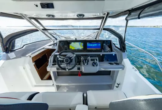 Helm Electronics