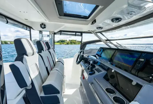 Helm Seating