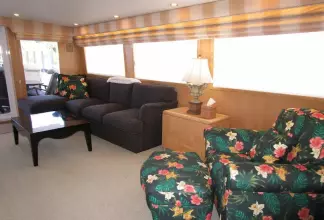 Salon to Port  