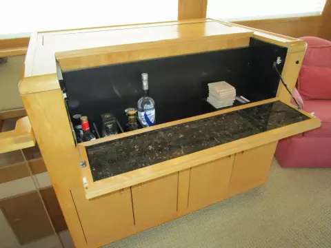 Salon Bar 