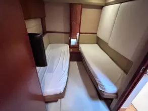 30 - Twin Cabin