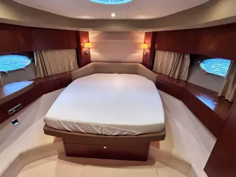 28 - VIP Cabin