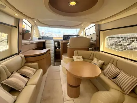 13 - Saloon