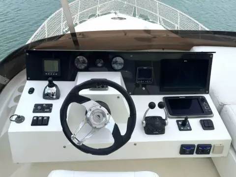 7 - Flybridge Helm